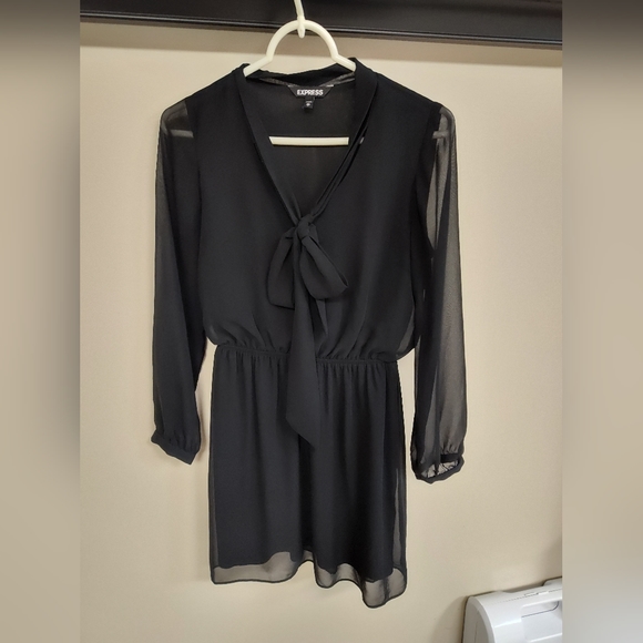 Ladies EXPRESS Black Chiffon Dress - Size XS - Excellent Condition - Picture 2 of 5